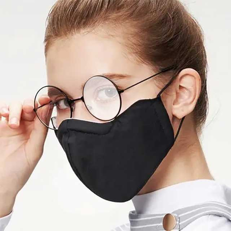 How-to-use-glasses-anti-fog-wipes-to-prevent-fogging.jpg
